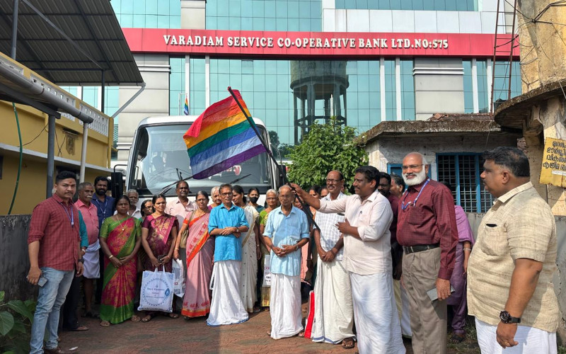 നേത്ര പരിശോധന ക്യാമ്പിൽ നിന്നും തിമിര ശസ്ത്രക്രിയക്കായി യാത്രയാക്കി